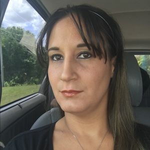 Meet your Posher, Deborah